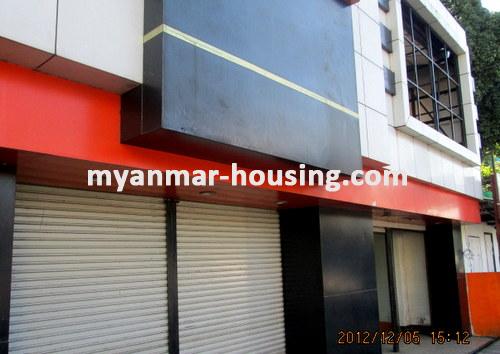 ミャンマー不動産 - 賃貸物件 - No.1029 - A  hall type landed house for rent. - Exterior view of the building.