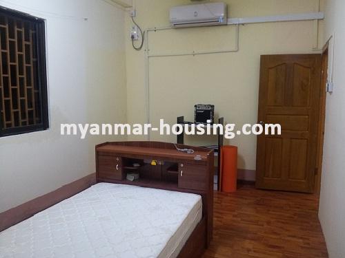 ミャンマー不動産 - 賃貸物件 - No.1355 - New condo with spacious room in Pazundaung! - View of the bed room.