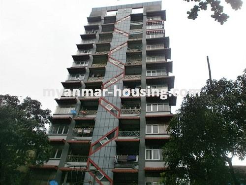 ミャンマー不動産 - 賃貸物件 - No.1426 - Nice decorated condo in Botahtaung! - View of the building.