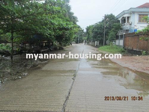 Myanmar real estate - for rent property - No.1554 - Accessible place is available in Hlaing! - View of the street.