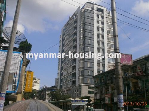 ミャンマー不動産 - 賃貸物件 - No.1585 - A condo available in Pansodan Business Tower! - Rear view of the building.