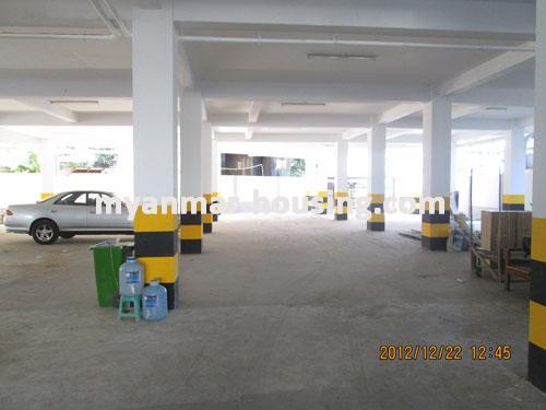 ミャンマー不動産 - 賃貸物件 - No.1655 - Nice condo now for rent in Kamaryut ! - View of the parking