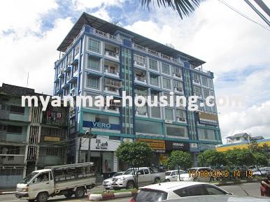 ミャンマー不動産 - 賃貸物件 - No.1661 - A good condo with well renovated for rent  in Sanchaung! - view of the building.