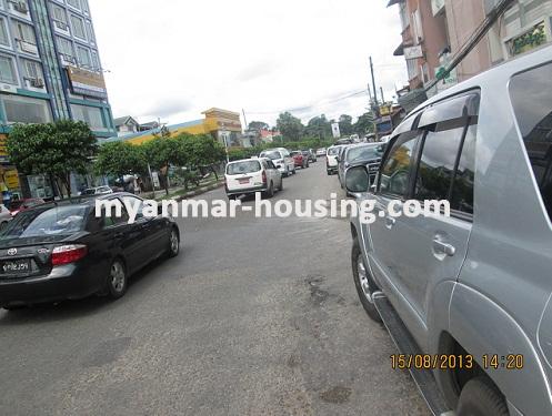 ミャンマー不動産 - 賃貸物件 - No.1661 - A good condo with well renovated for rent  in Sanchaung! - View of the road