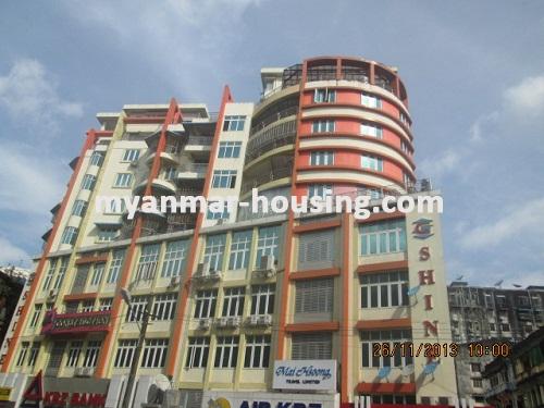 ミャンマー不動産 - 賃貸物件 - No.1675 - Nice Condominum rent in Kyauktadar Township. - View of the building.