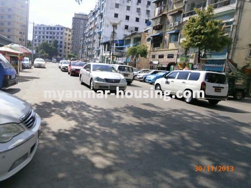 ミャンマー不動産 - 賃貸物件 - No.1723 - Spaciuos room in crowded place for rent! - View of the road