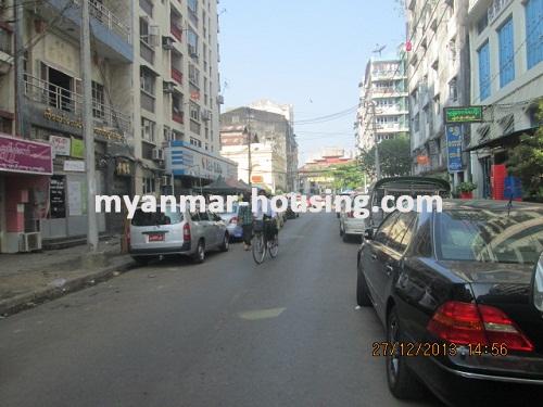 ミャンマー不動産 - 賃貸物件 - No.1783 - Condo for rent in lamadaw! - View of the street.