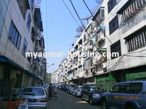 ミャンマー不動産 - 賃貸物件 - No.1975 - An apartment for rent with fair price in Ahlone! - View of the building.