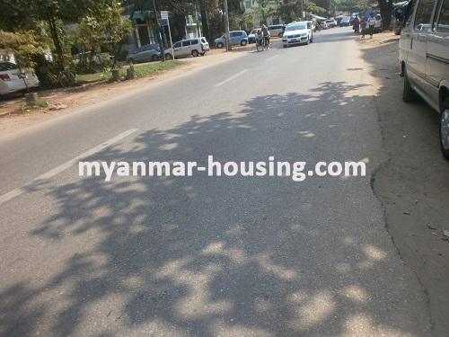 ミャンマー不動産 - 賃貸物件 - No.2072 - High landed house for rent in Mingalar Taung Nyunt! - View of the Street.