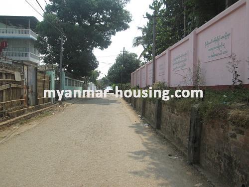 Myanmar real estate - for rent property - No.2077 - House in quiet area for rent! - View of the road.