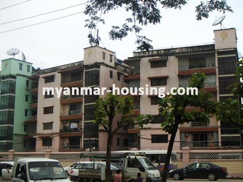 ミャンマー不動産 - 賃貸物件 - No.2381 - Nice apartment near Thuwana stadium for rent! - View of the building.