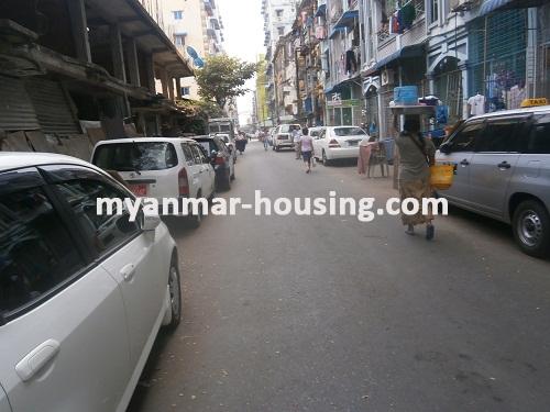 ミャンマー不動産 - 賃貸物件 - No.2883 - Ground Floor for rent with 2 Bed Rooms- Botahtaung Township - View of the street