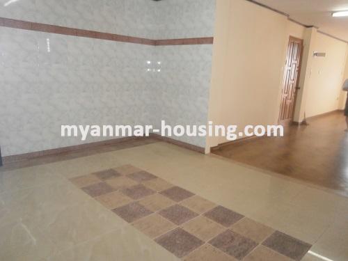 ミャンマー不動産 - 賃貸物件 - No.2946 - Spacious Condo for rent near Inya Lake with Cheap Price! - View of the inside.