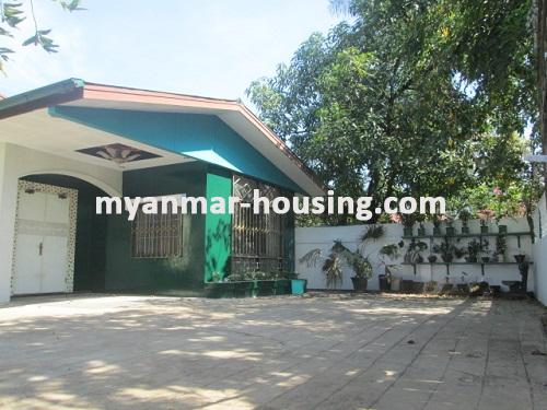 ミャンマー不動産 - 賃貸物件 - No.3045 - A Nice Landed House for rent in Lanmadaw Township. - View  of the Building