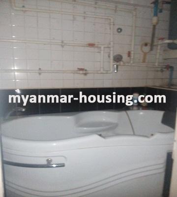 Myanmar real estate - for rent property - No.3282 - A Good flat for rent in YawminGyi Street. - View of the Bathtub