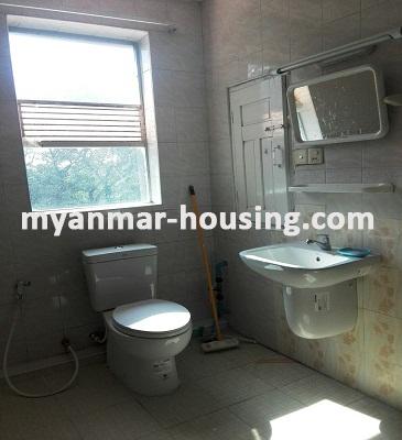 ミャンマー不動産 - 賃貸物件 - No.3295 - Condominium for rent in Dagon Township. - View of the Toilet and Bathroom