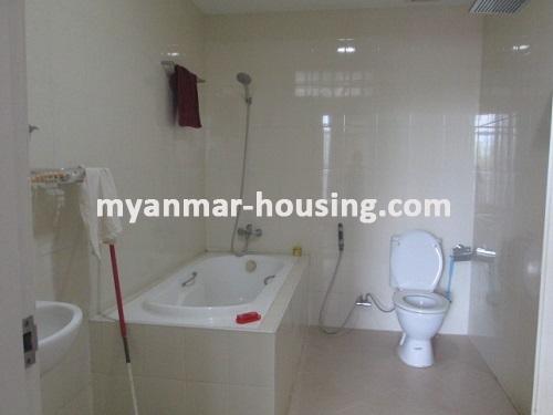 Myanmar real estate - for rent property - No.3340 - Excellent decorated room for rent in Golden Rose Condo. - View of the Toilet and Bathtub