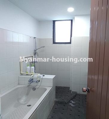 ミャンマー不動産 - 賃貸物件 - No.3367 - Well decorated room for rent in Inyaa View Condo. - View of the bathroom