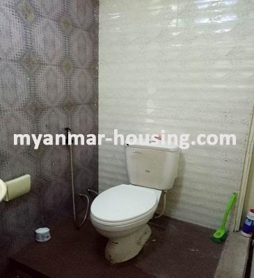 ミャンマー不動産 - 賃貸物件 - No.3537 - A Ground floor for rent in Botahtaung Township. - View of Toilet and Bathroom