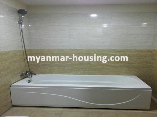 Myanmar real estate - for rent property - No.3540 - One of the Standard Condo Rooms in Ahlone! - bathtube view