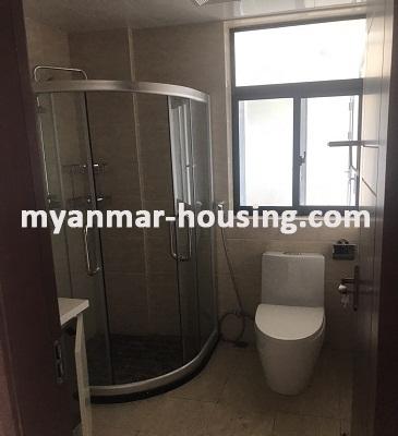 ミャンマー不動産 - 賃貸物件 - No.3587 - Well decorated room for rent in Golden City Condo - View of the Toilet and Bathroom