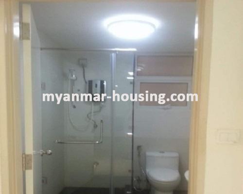 ミャンマー不動産 - 賃貸物件 - No.3687 -   A Condominium apartment for rent in Star City. - View of the Toilet and Bathroom