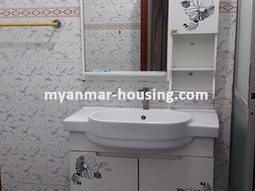 ミャンマー不動産 - 賃貸物件 - No.3707 - A wide space Condo room for rent in Yaw Min Gyi Condo  - View of the Toilet and Bathroom