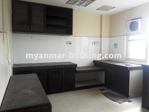 ミャンマー不動産 - 賃貸物件 - No.3737 - A good room for rent in ShweHinthar Condo. - View of Kitchen room