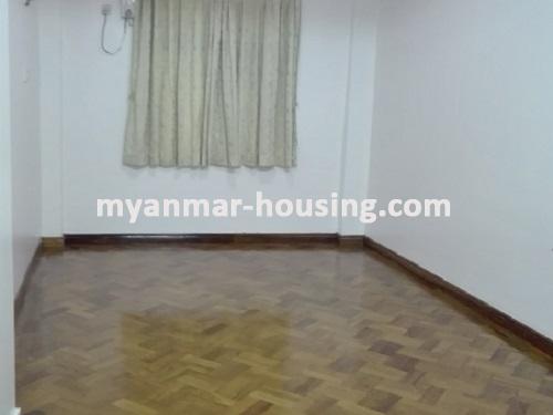 ミャンマー不動産 - 賃貸物件 - No.3751 - For Rent good Apartment in Kamaryut Township.  - View of the bed room