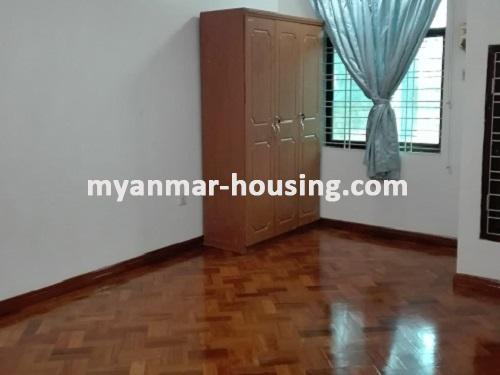 ミャンマー不動産 - 賃貸物件 - No.3751 - For Rent good Apartment in Kamaryut Township.  - View of the bed room