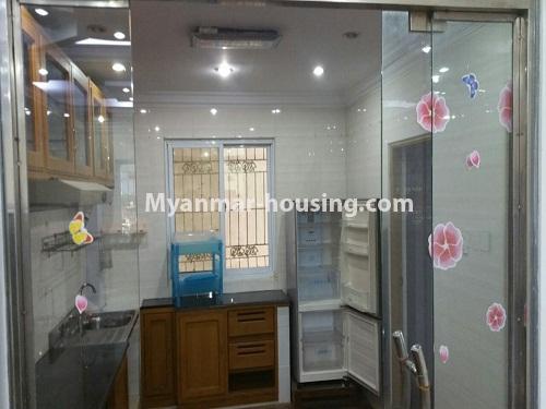 ミャンマー不動産 - 賃貸物件 - No.3797 - Good room for rent in Shwe Chan Thar Condo in Tarmway Township - View of the Kitchen room