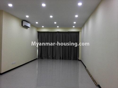 ミャンマー不動産 - 賃貸物件 - No.3798 - Standard room for rent in Pyay Garden Condo. - View of the living room