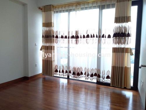 ミャンマー不動産 - 賃貸物件 - No.3799 - Standard room for rent in Crystal Residence. - View of the Bed room