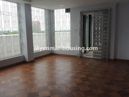 ミャンマー不動産 - 賃貸物件 - No.3833 - A Condo room for rent in Myat Sumon Condo. - View of the Living room