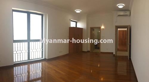 Myanmar real estate - for rent property - No.3896 - Good room for rent in Hill Top Condo. - View of the bed room