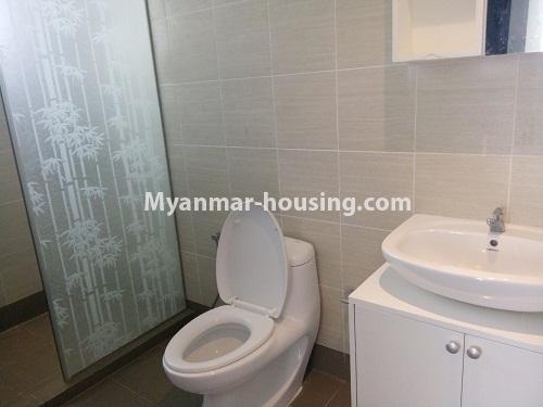 ミャンマー不動産 - 賃貸物件 - No.3911 - A Condo room for rent in Star City Condo. - View of the Toilet and Bathroom