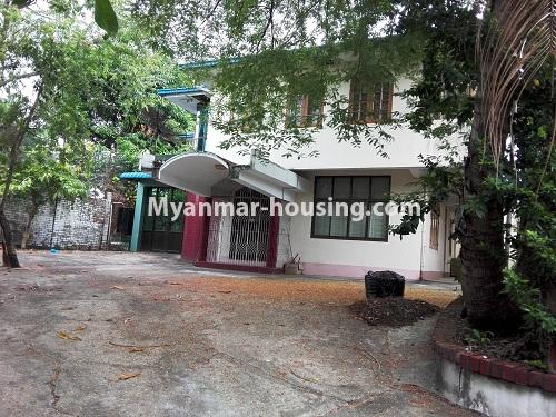 ミャンマー不動産 - 賃貸物件 - No.3940 - A landed house for rent in 7 Mile, Mayangone Township. - View of the building