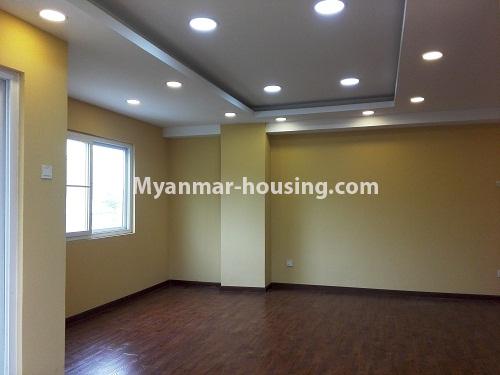 Myanmar real estate - for rent property - No.3972 - A nice room for rent in Golden Crown Condo. - View of the Bed room