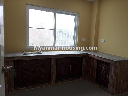 ミャンマー不動産 - 賃貸物件 - No.3973 - Wide space room for rent in Golden Crown Condo. - View of the Kitchen room