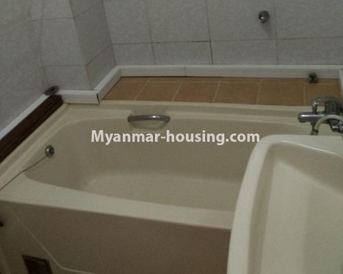 ミャンマー不動産 - 賃貸物件 - No.4046 - Condo room for rent in University Yeik Mon Condo. - bathroom