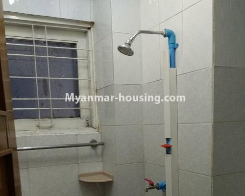 ミャンマー不動産 - 賃貸物件 - No.4046 - Condo room for rent in University Yeik Mon Condo. - compound bathroom