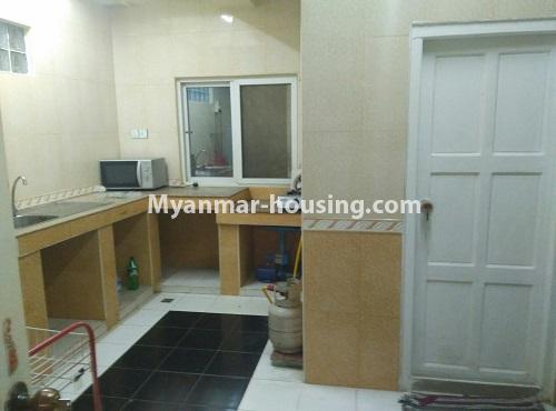 ミャンマー不動産 - 賃貸物件 - No.4077 - Condo room for rent near Hledan Junction! - kitchen 