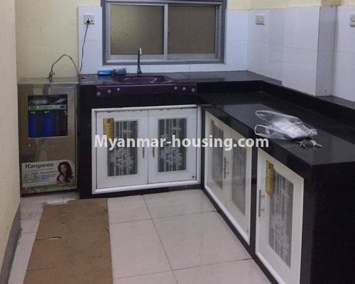 ミャンマー不動産 - 賃貸物件 - No.4332 - Apartment for rent in Highway Complex, Kamaryut. - kitchen area