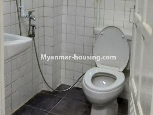 ミャンマー不動産 - 賃貸物件 - No.4339 - Condo room with office option or any training class for rent in Kamaryut! - bathroom