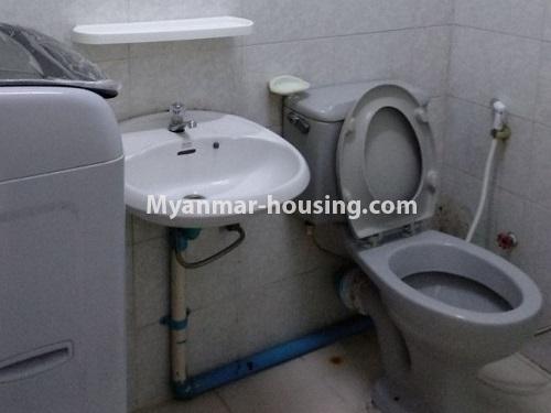 ミャンマー不動産 - 賃貸物件 - No.4635 - Furnished University Yeik Mon Condominium room for rent in Bahan! - common bathroom view