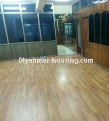 ミャンマー不動産 - 賃貸物件 - No.4638 - Furnished Wizaya Plaza Room for rent in Sanchaung! - living room area and rooms partition 