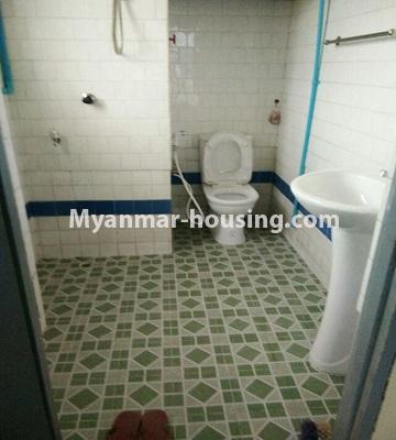 ミャンマー不動産 - 賃貸物件 - No.4638 - Furnished Wizaya Plaza Room for rent in Sanchaung! - common bathroom