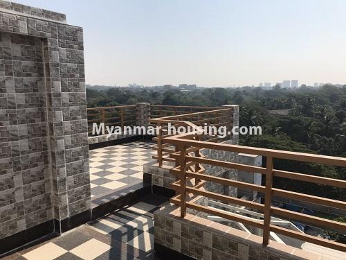 ミャンマー不動産 - 賃貸物件 - No.4671 - Duplex Penthouse with panoramic view of Yangon Cityfor rent in Sanchaung! - terrace view