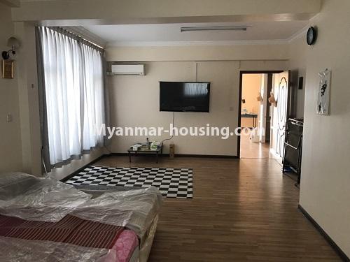 ミャンマー不動産 - 賃貸物件 - No.4671 - Duplex Penthouse with panoramic view of Yangon Cityfor rent in Sanchaung! - bedroom 1 view