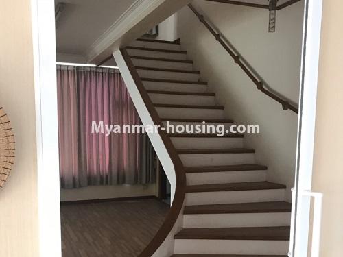 ミャンマー不動産 - 賃貸物件 - No.4671 - Duplex Penthouse with panoramic view of Yangon Cityfor rent in Sanchaung! - stair view 